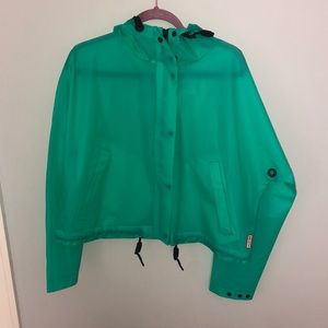 Hunter cropped raincoat